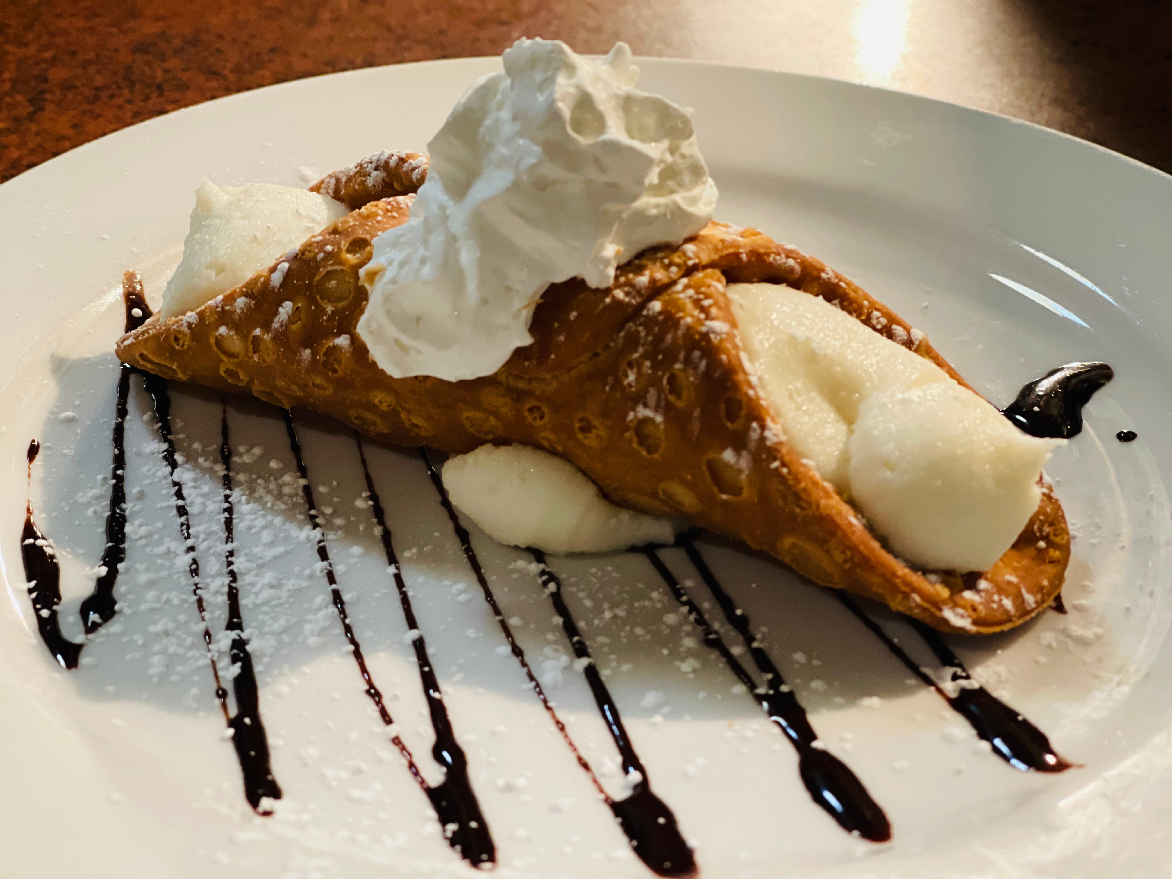 Cannoli.
